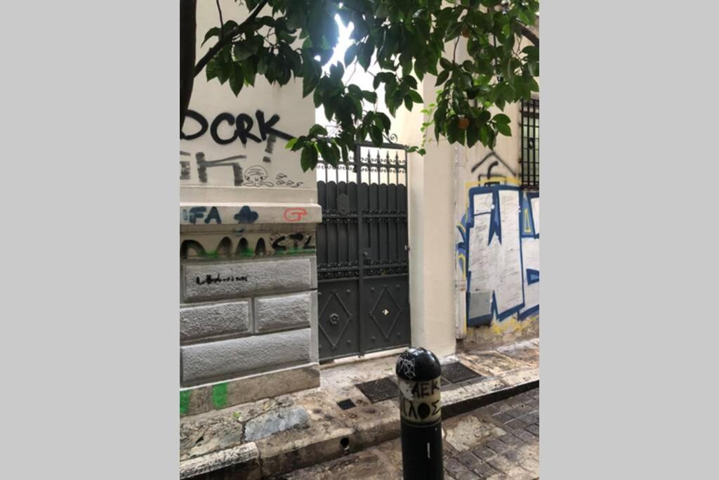 Exarcheia: Independent Ground Floor House. Athens Exterior photo